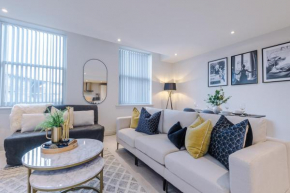 Designer Central Home in Leeds Sleeps 5